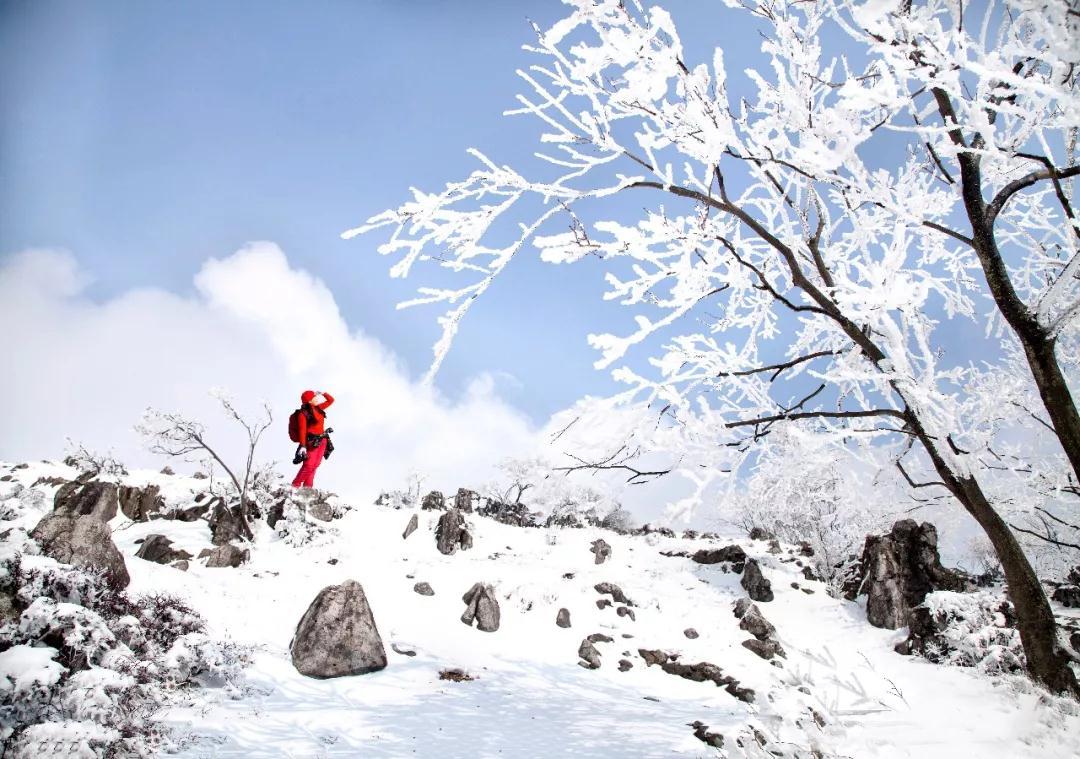 百里荒滑雪和五峰滑雪场哪个好玩 (百里荒滑雪2021何时开场)