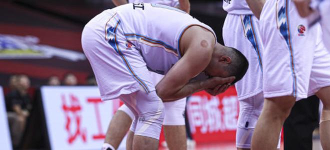 新疆队又输了,齐麟防守赵继伟