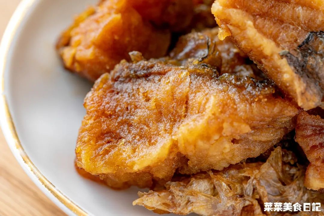折腾一下午的年夜饭终于上桌了,历时五小时为家人做一顿年夜饭