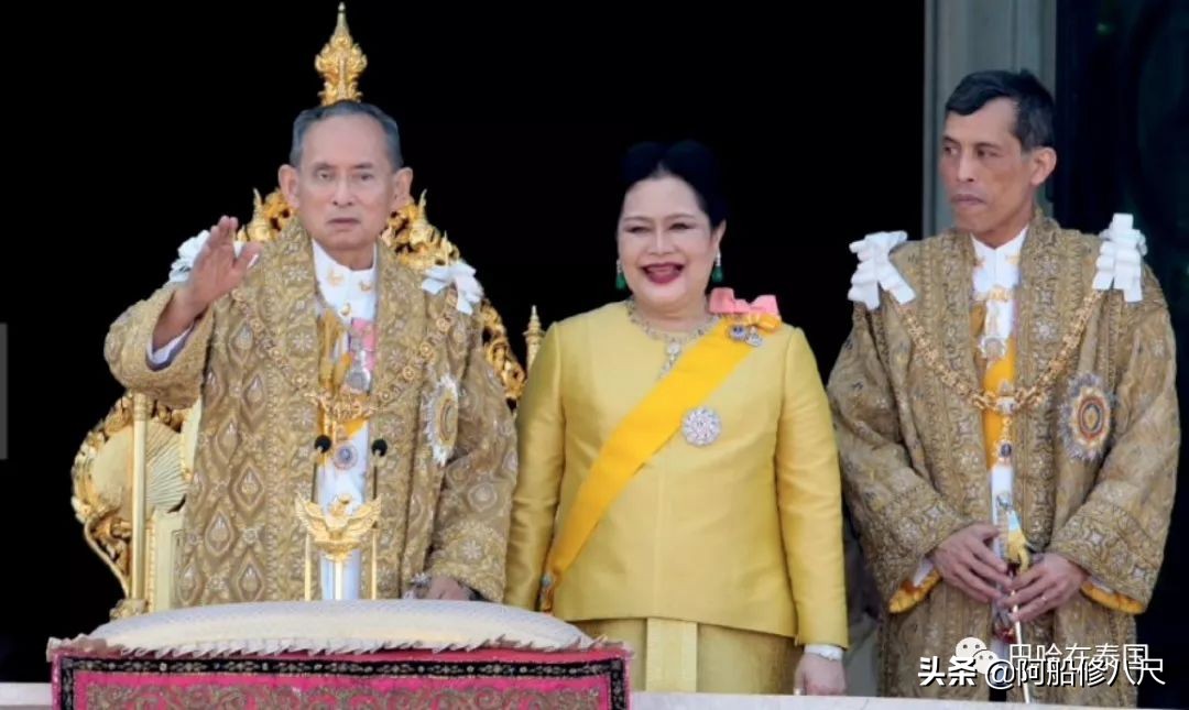 泰国国王泰语怎么说,泰国泰文的全称怎么读
