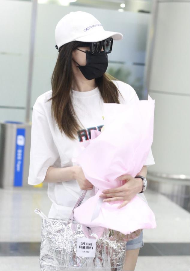 张天爱穿黑色短靴图,张天爱穿短靴子腿图片