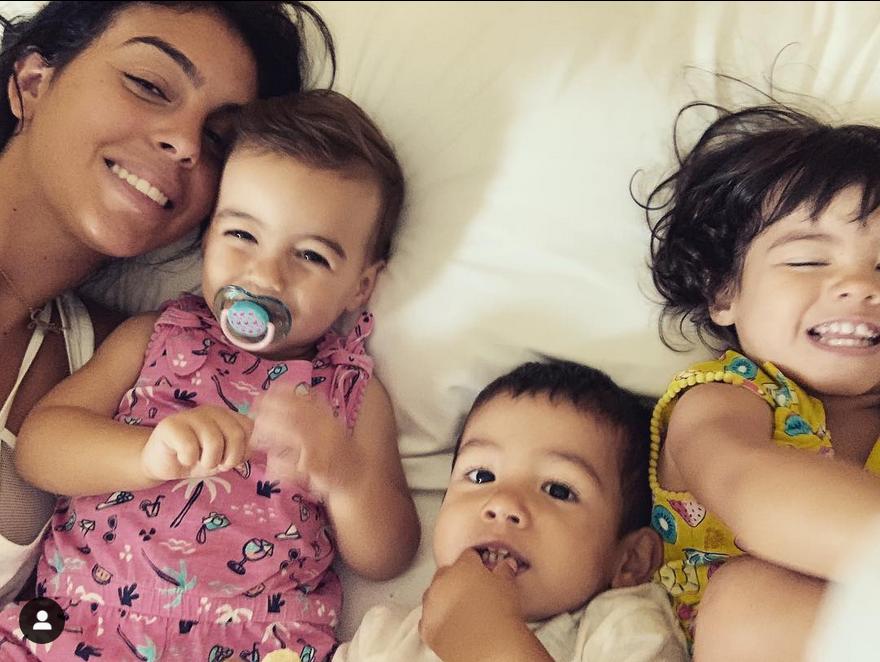 太萌了！C罗2岁女儿超萌热舞乔治娜真会带孩子