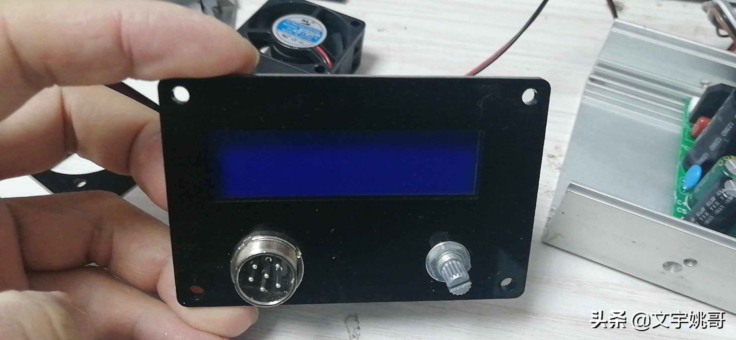 还在玩T12吗？快来看看用WY710高频烙铁主板组装台高性能高频烙铁