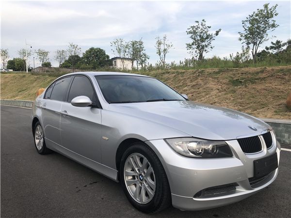 09年的宝马320i,老款宝马320i