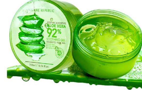 芦荟胶的作用和功效能天天抹脸吗,芦荟胶天天涂脸的功效与作用