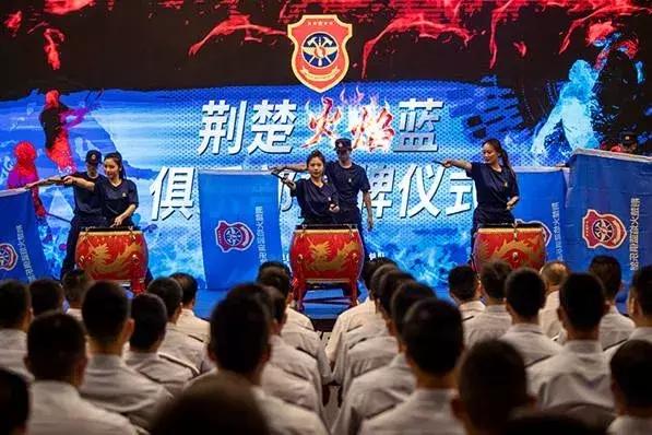 湖北火焰篮球,火焰蓝俱乐部图片