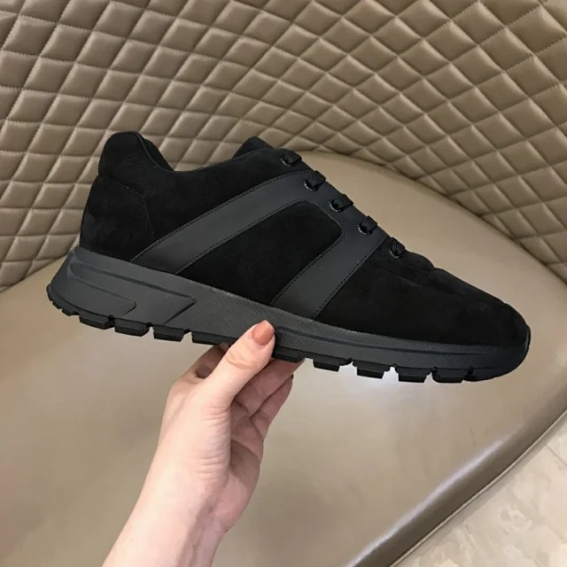 普拉达新款跑步鞋,普拉达最新款黑武士跑鞋