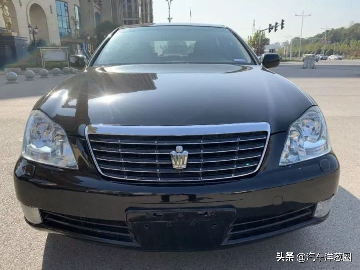 皇冠和雅阁哪个更值得入手,9万皇冠