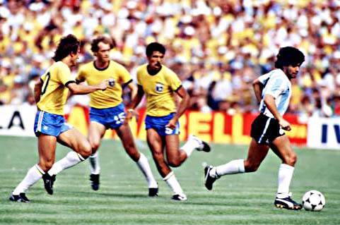 他们看起来和球八竿子打不着，居然都是隐藏的足球艺术鉴赏者！