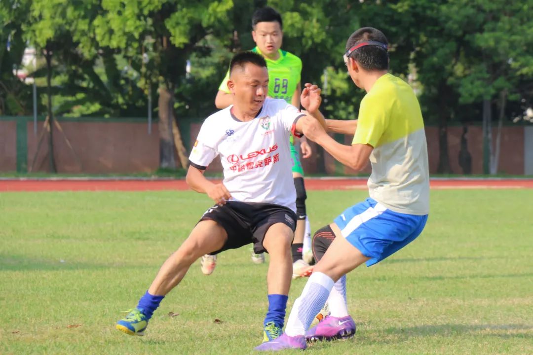 当足球之乡球队与广州高校校友冠军“激情相遇”，你更支持谁？