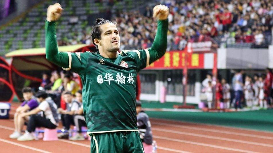 “在俱乐部解散之际，我想对中国足球说几句话”