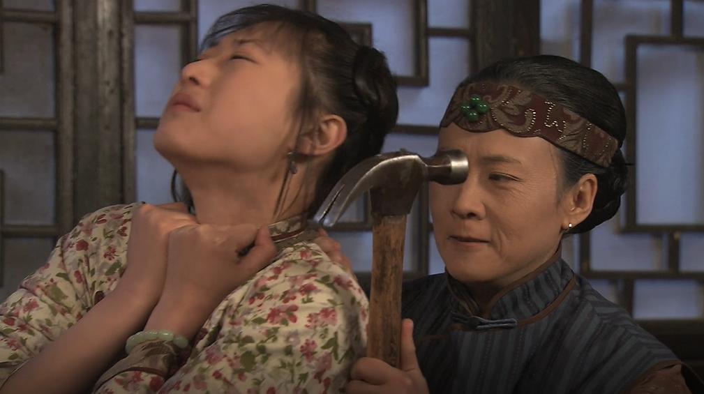 年轻女孩患怪病变成老太太,女子得怪病妙龄少女瞬间衰老