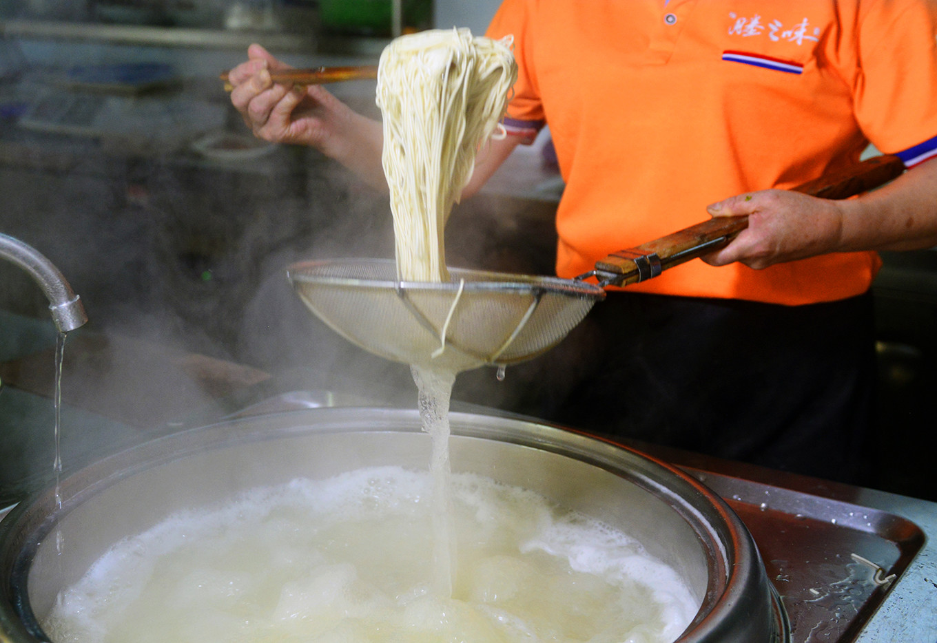 和小姐姐一起逛嘉兴吃百年传承的美味，大胆的把美好生活秀给你看