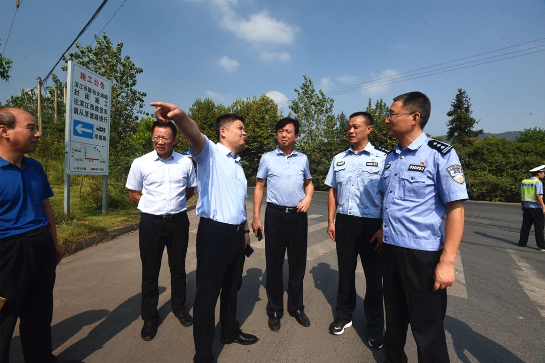 公安局主要领导督导检查交通,副区长调研督导道路交通安全工作