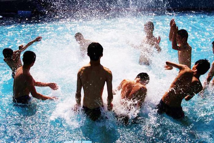 蒲城巴厘岛温泉价格表,蒲城巴厘岛温泉今日营业吗