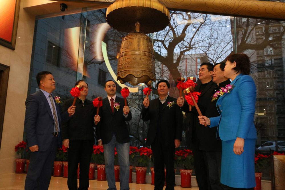 情色？暴利？平日无人光顾的*人用成品**店，却隐藏着1000亿的产业链