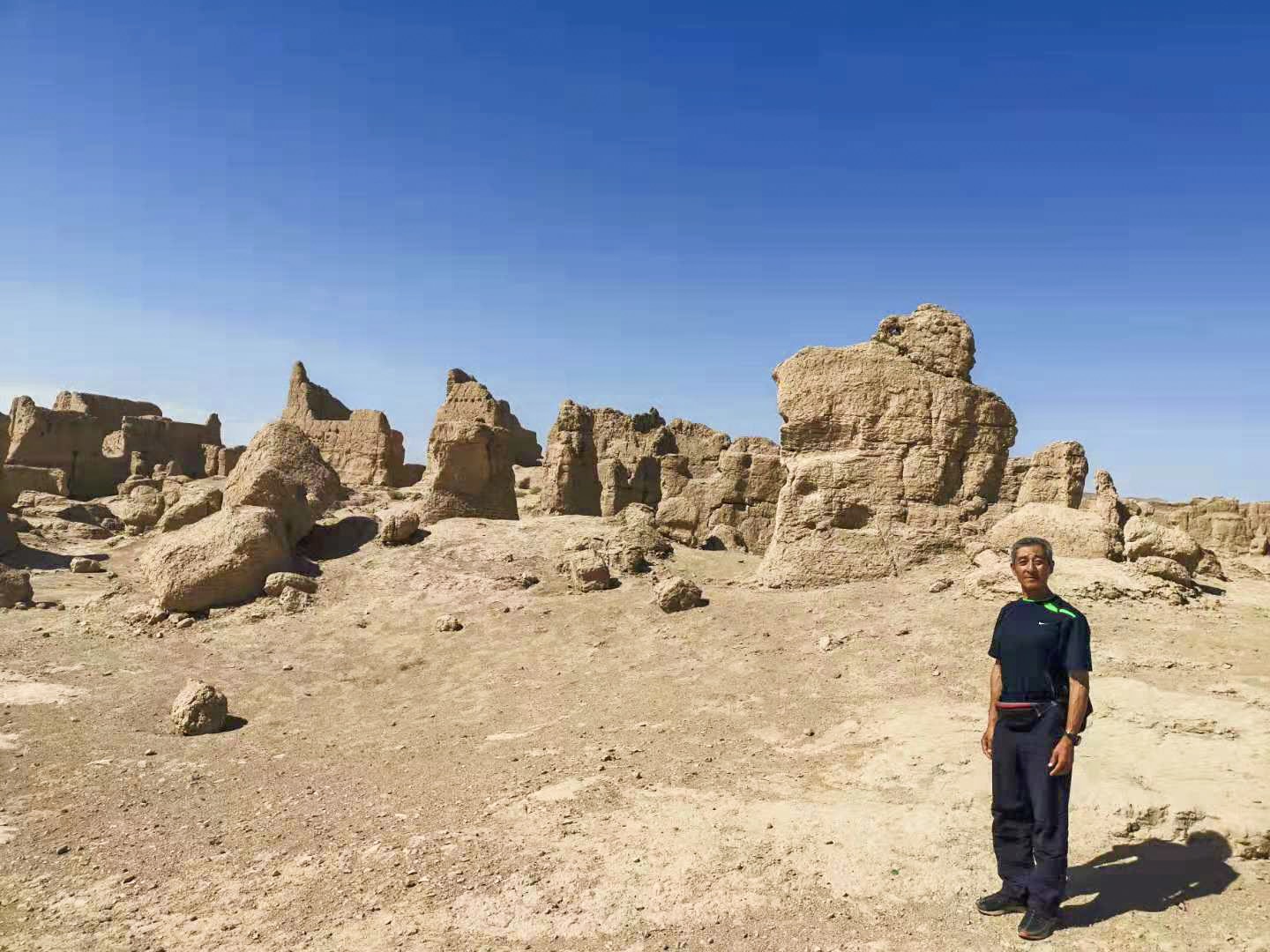 老年人去新疆旅游好去处,适合老年人去的旅游团新疆