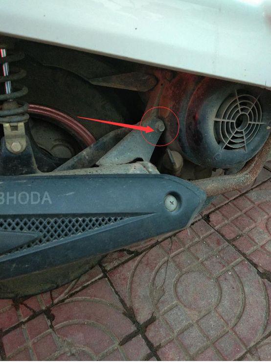 摩托车气缸螺丝断了,摩托车消音器螺丝断缸头了怎么办