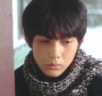 他是世纪末美少年，她帅到掰弯无数小姐姐，相恋10年不婚