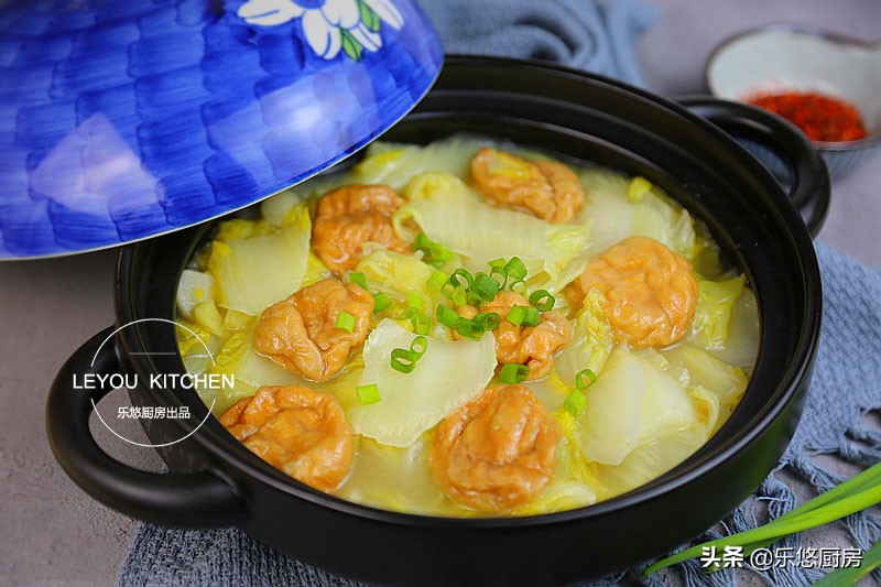 冬天吃一口热乎乎的砂锅,冬天最好吃的炖菜配上一把粉条