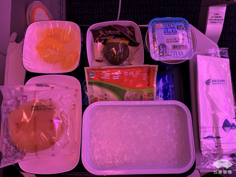 拔草国航第一架A350墨镜侠！机舱配置和服务水准，不亚于五星航司
