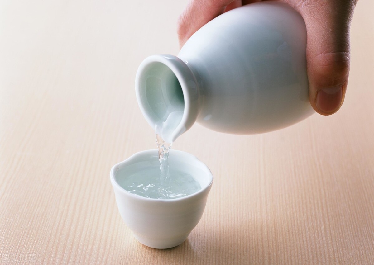 睡觉时突然腿抽筋就是缺钙,睡觉突然腿抽筋这就是缺钙的表现
