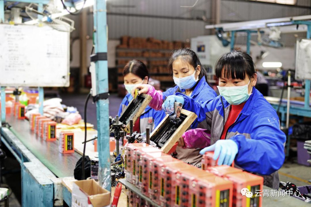 筑牢战疫堡垒防疫一线党旗别样红,奋战抗疫一线彰显硬核担当