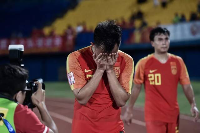 不破不立中国,中国足球风雨同路