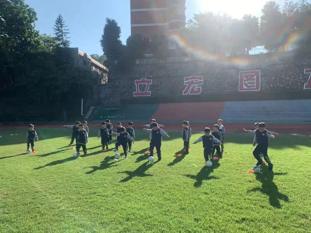幼儿园足球特色课程简介,全国足球特色幼儿园足球课