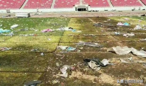 足球场演唱会和篮球馆演唱会区别,足球场和体育场演唱会