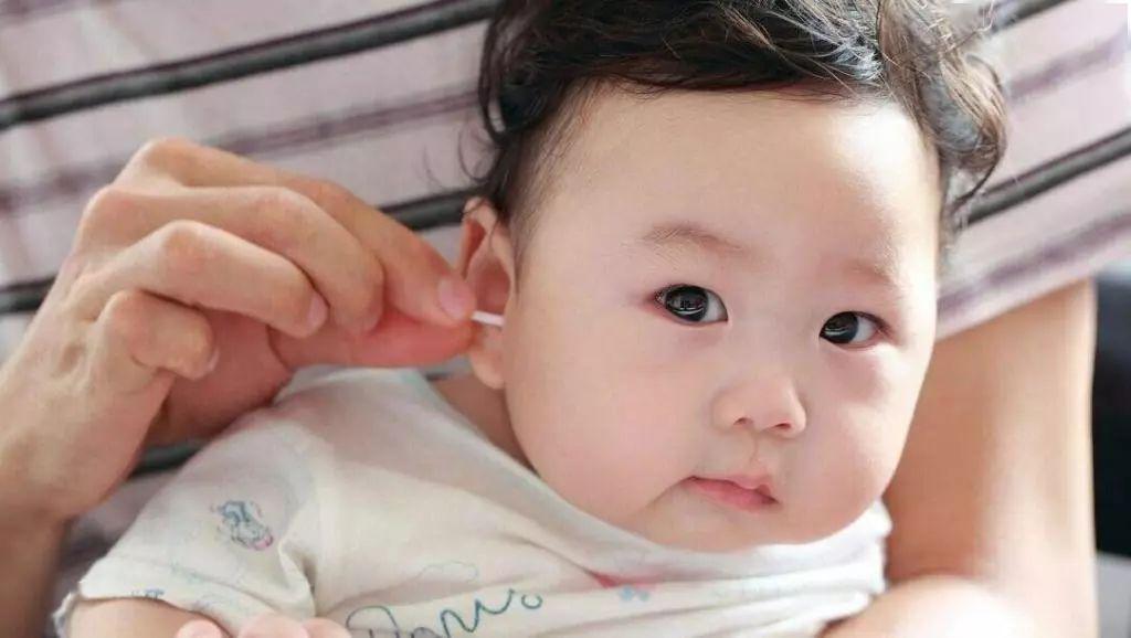 怎样判断有没有虫子进入小孩耳朵,如果不谨慎虫子飞进嘴里会怎么样