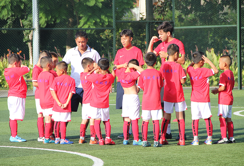 巴萨足球夏令营2017,南充奥航足球夏令营