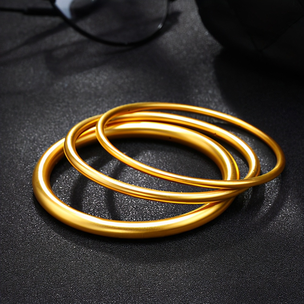 简单古法花纹黄金戒指,最近流行的古法黄金戒指