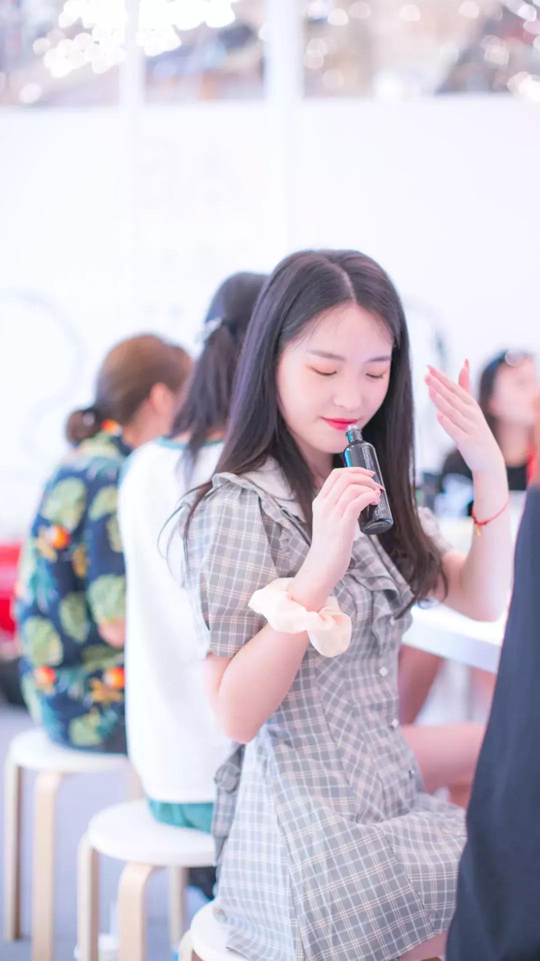 都没想到！岡本跨界做香水，营销有深度，限量礼盒很别致