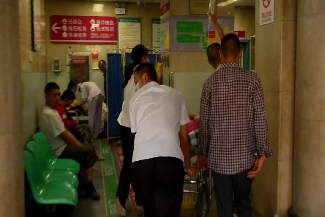 一场感冒过后全身难受,发了一次高烧浑身长满了水泡