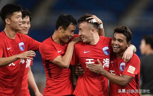 李玮锋天津泰达集锦,李伟峰谈天津足球