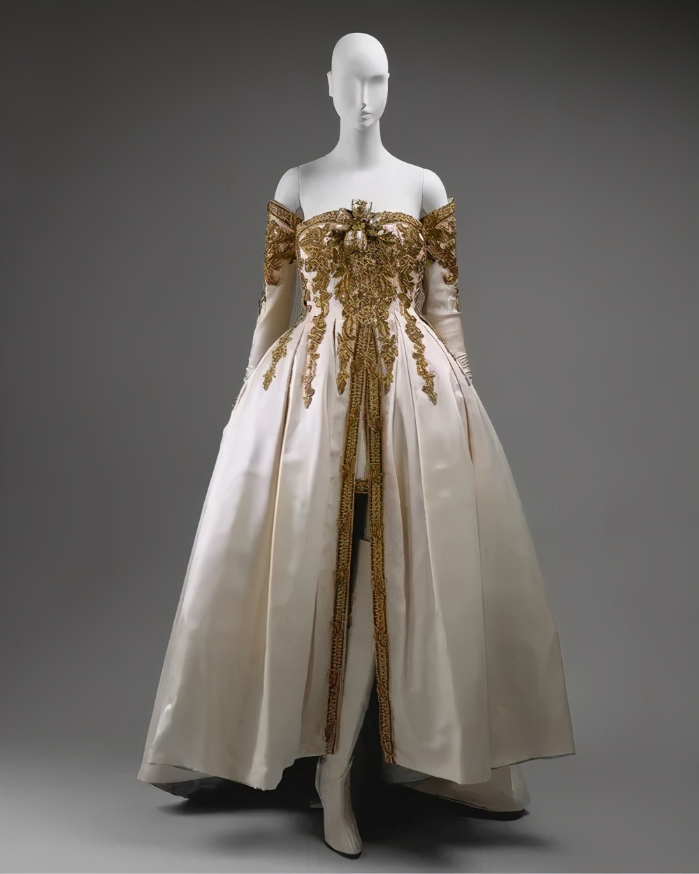 RR·TRENDS|OldMoney与NewMoney间的高定之争