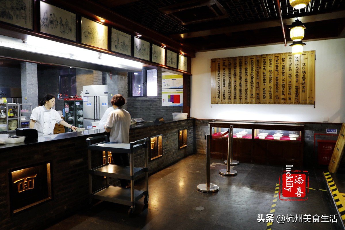 镇江美食三茅宫地锅鸡,镇江美食推荐锅盖面