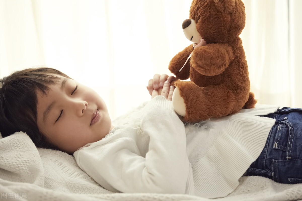 宝贝在幼儿园不睡觉怎么办,怎么引导幼儿正确的睡眠时间