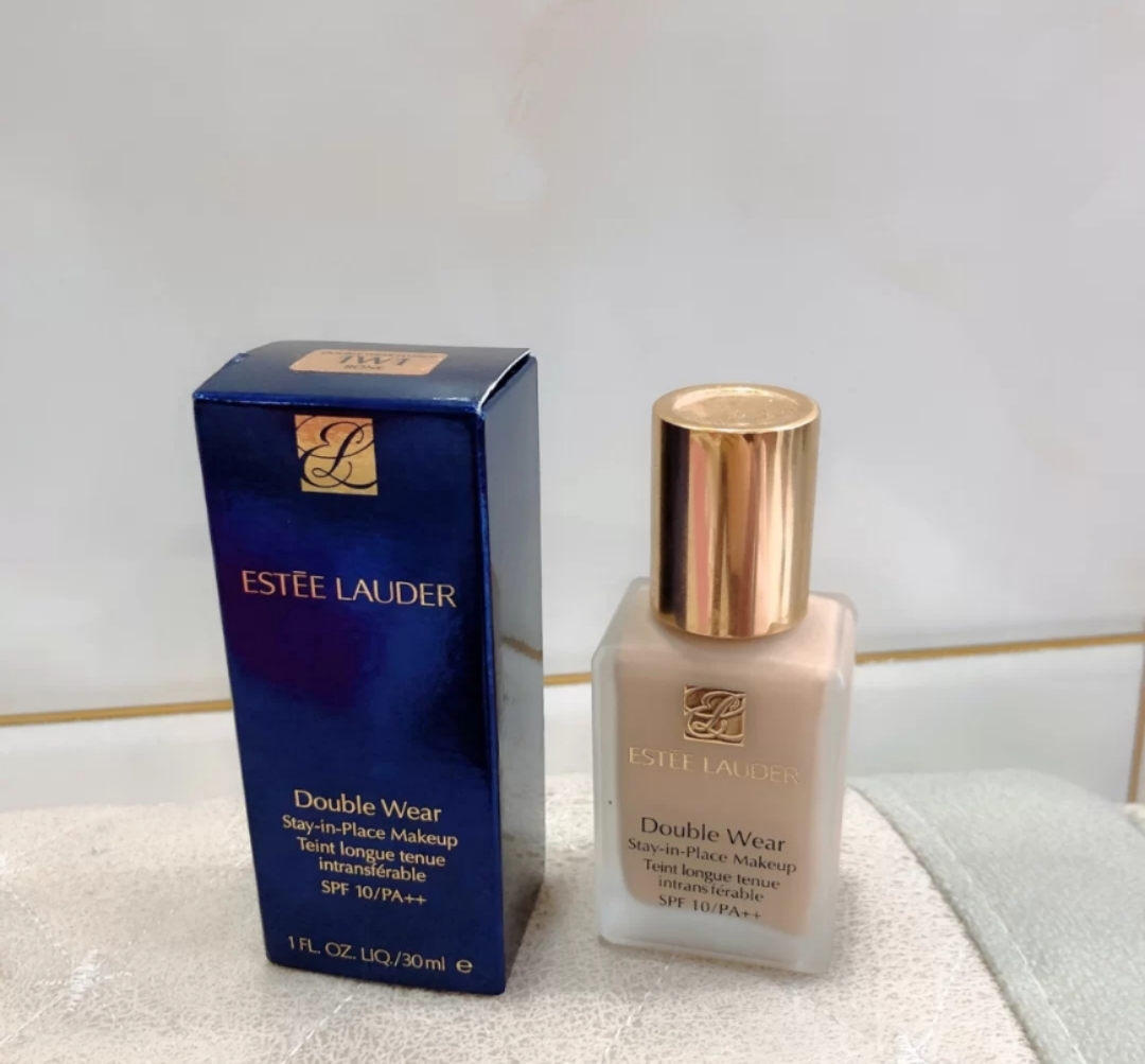 雅诗兰黛dw粉底液浮粉脱妆严重,雅诗兰黛dw粉底液怎么上妆不浮粉