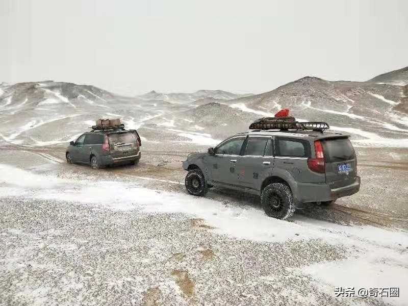 陨石一般在什么地方容易发现,如何正确的辨别陨石寻找陨石