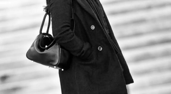 2020年流行什么包包女款,最百搭不过时的包包款式