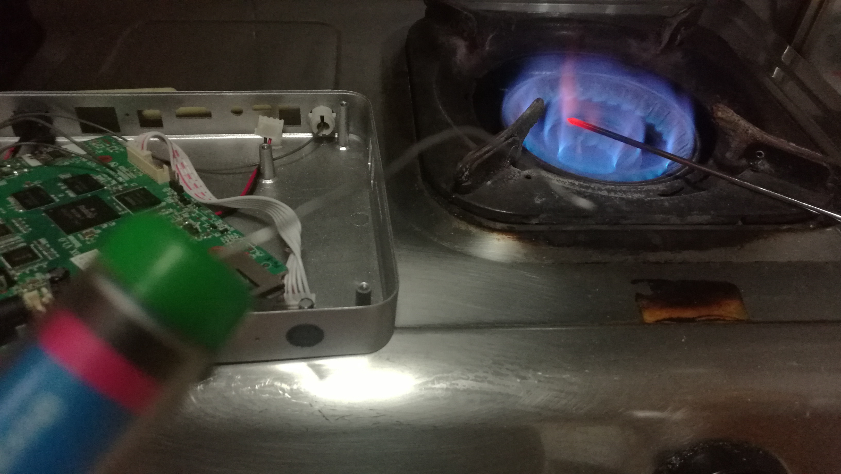 F4网络电视盒子反复重启WiFi掉线，采薇1元钱傻瓜式修理纪实