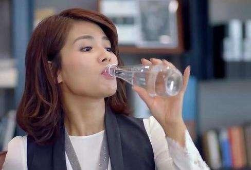 干皮夏天用滋润还是清爽的乳液,适合油皮的防晒乳液