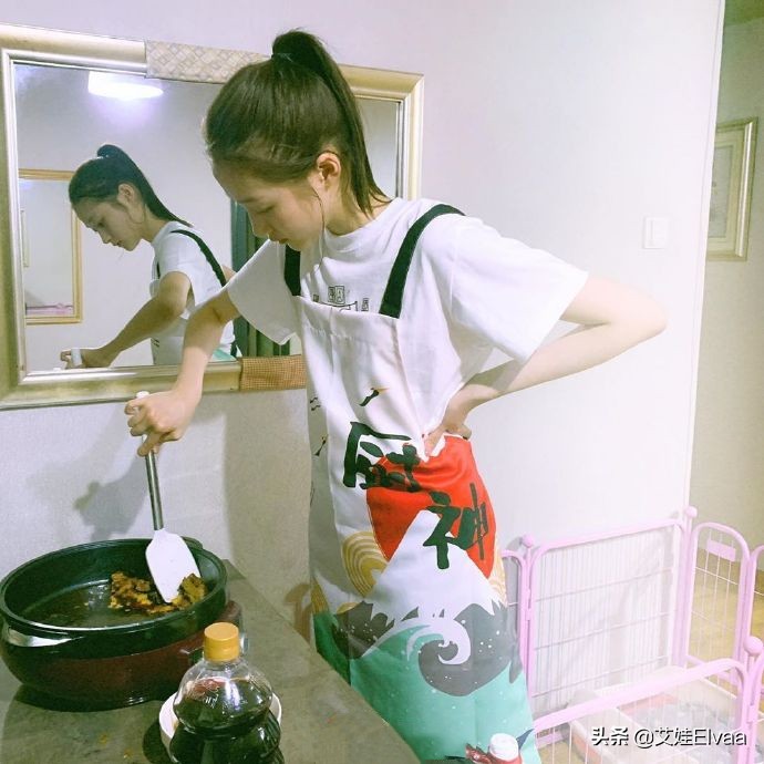 关晓彤穿搭无袖,关晓彤穿搭t恤