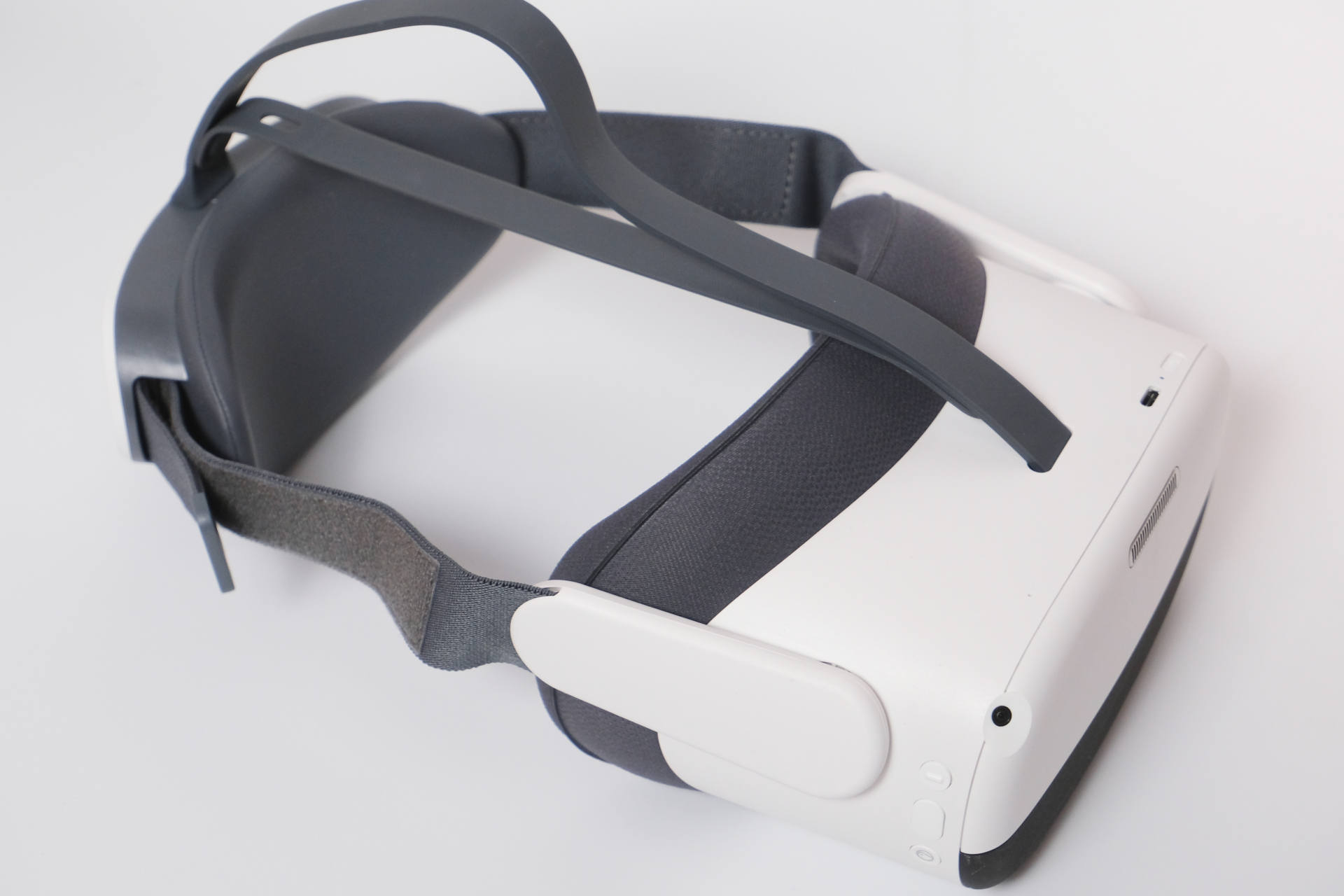 低成本vr玩赛车游戏,piconeo3和piconeo2