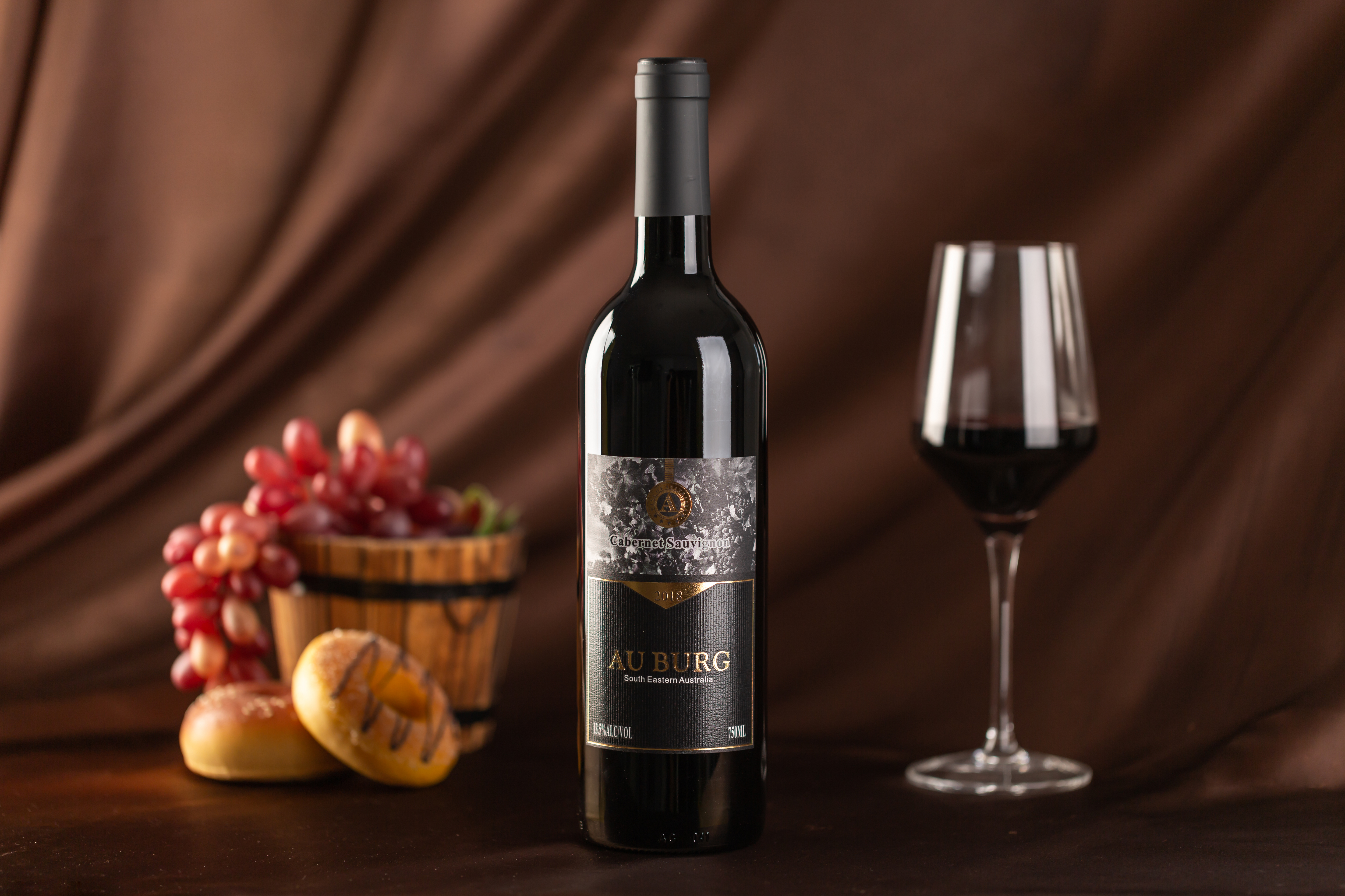 如何分辨真假红酒的方法,怎样辨别真假红酒的鉴别方法