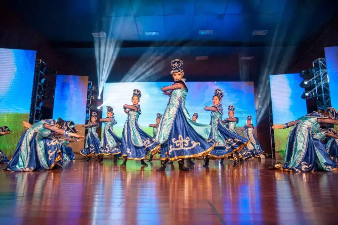 苏科舞蹈团在龙潭湖,苏科舞蹈团