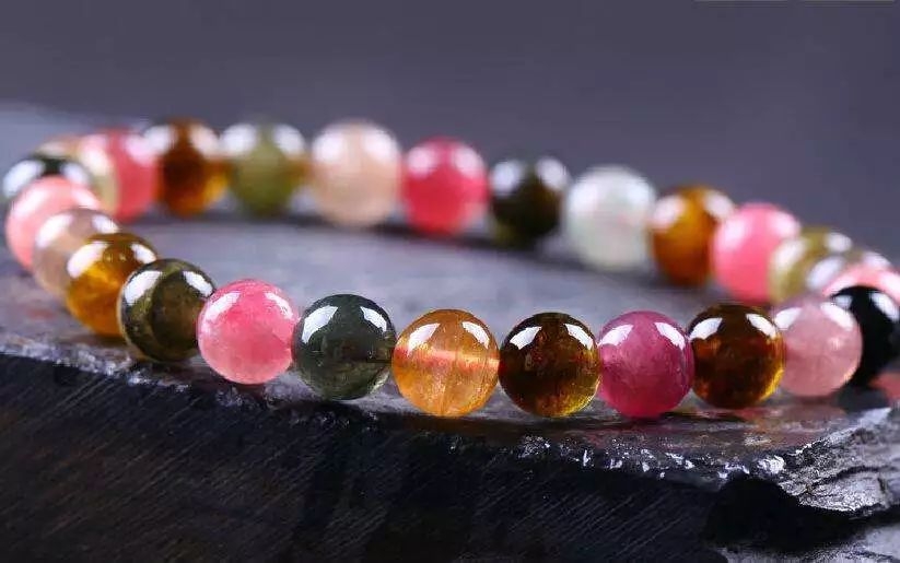 手串忌讳戴几颗珠子,手串的佩戴方法和讲究