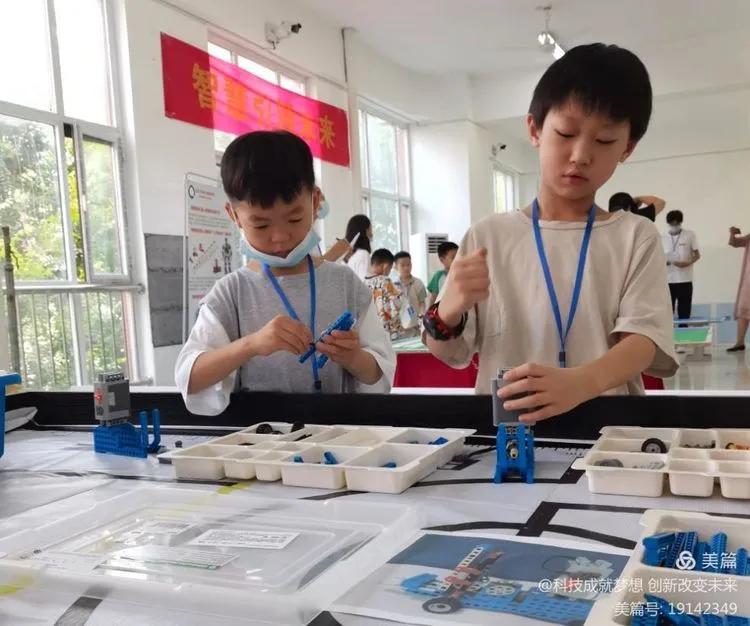 机器人竞赛让青少年感受科技乐趣,科普机器人大赛